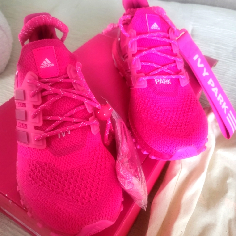 2022 Ivy Park x UltraBoost OG 'Ivy Heart' Pink